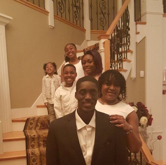 Is Tony Snell Married Or Dating Girlfriend? Family & More