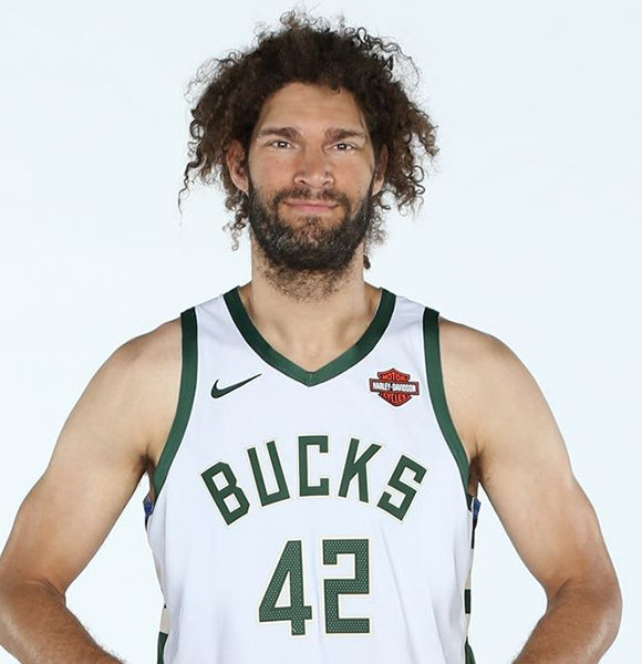 Is Robin Lopez Married? Wife, Girlfriend, Parents, Height