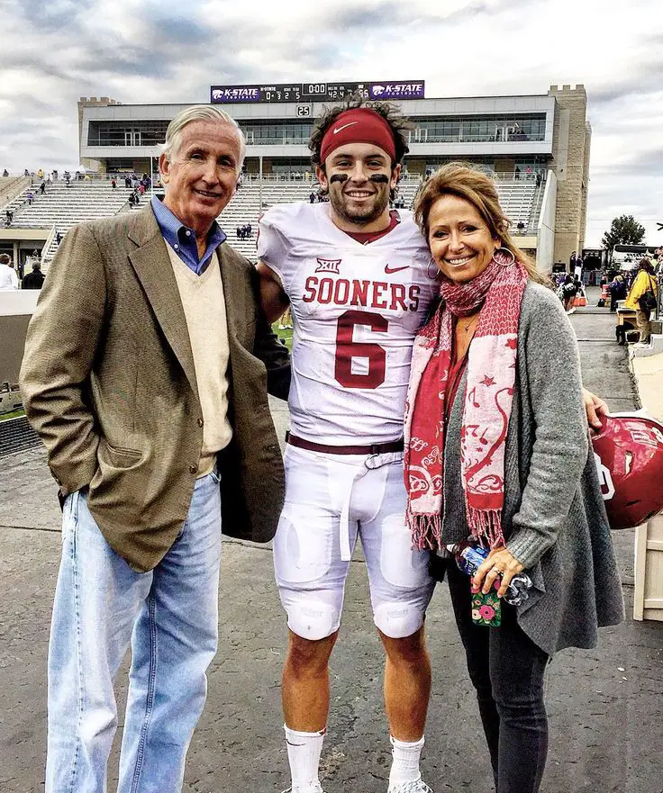 Baker Mayfield with His Parents 